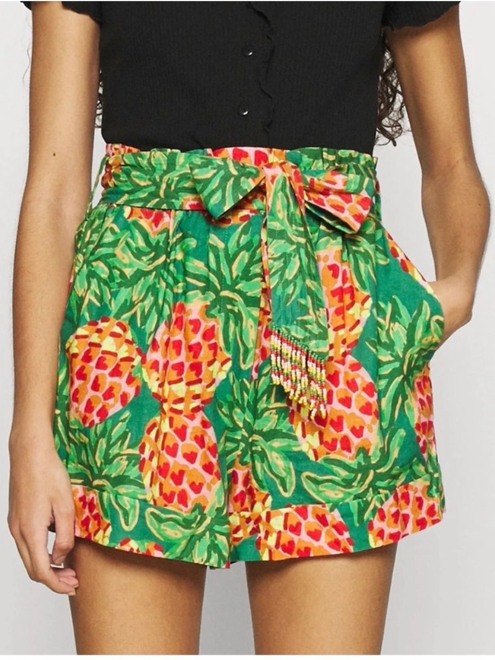 FARM RIO Pineapple Galore Belted Paper Bag Shorts. Size S